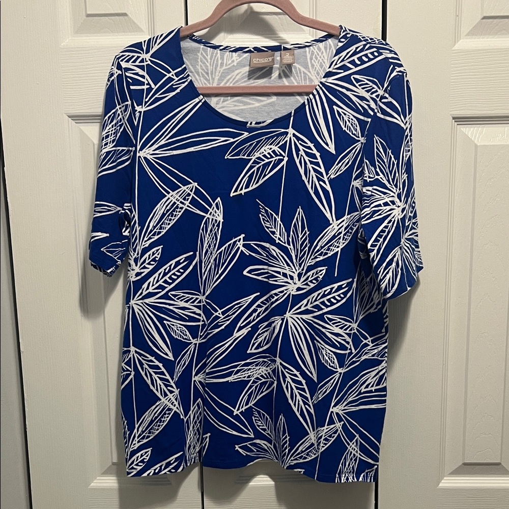 Chico's Blue and White Leaf Pattern Tee
